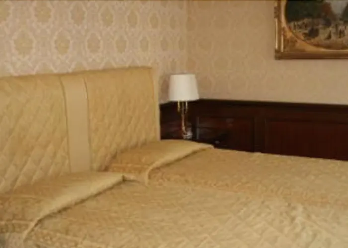 سبلنديد فندق