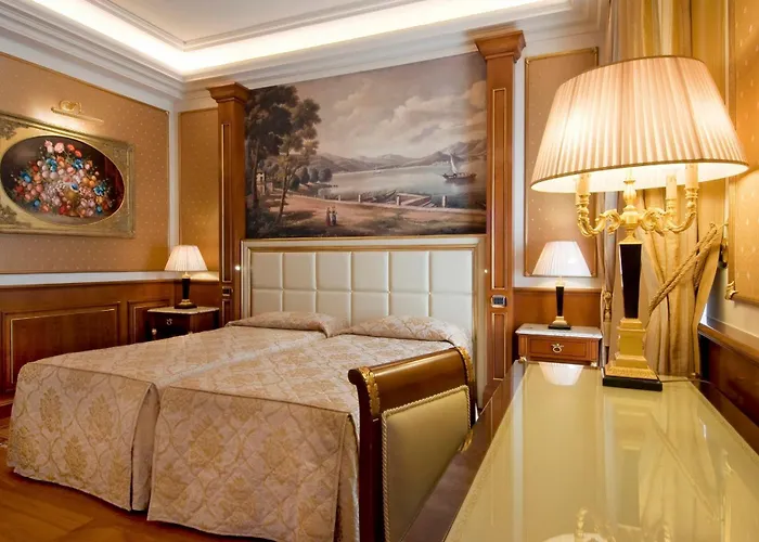 سبلنديد فندق